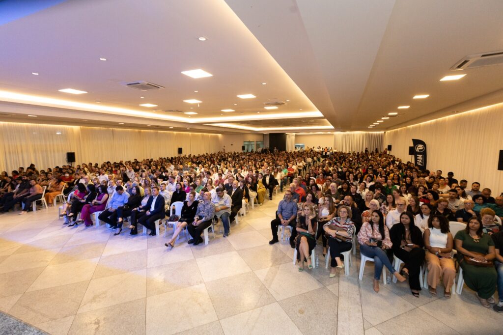 Cortella reúne 700 pessoas em retomada de eventos da ACE Jundiaí